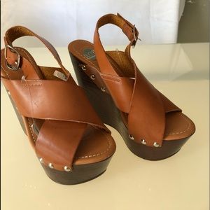 NEW! TAN LOB X-OVER LEATHER  Platform Pumps SIZE 6